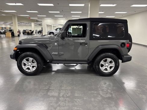 Used 2021 Jeep Wrangler Sport S image 4