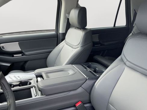 New 2026 Ford Expedition Active RWD image 11