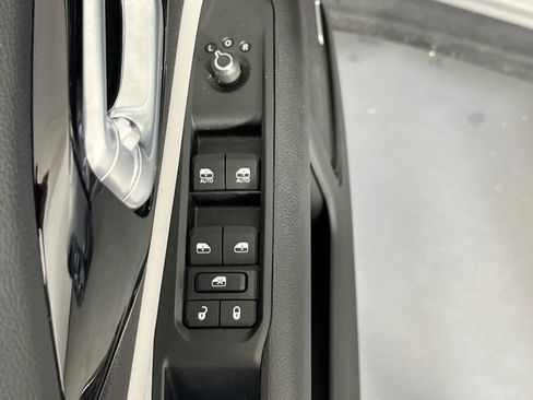 Used 2022 Jeep Compass Limited w/ Sun and Sound Group AWD/4WD image 17
