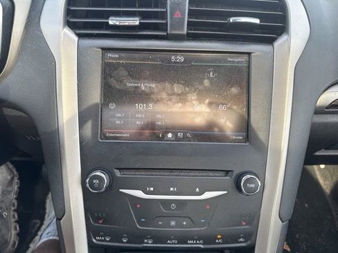 Used 2013 Ford Fusion SE FWD image 19