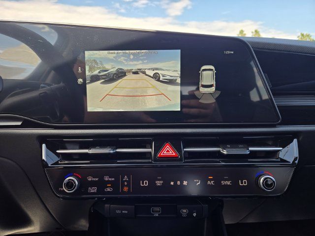 New 2026 Kia Niro EX FWD image 15