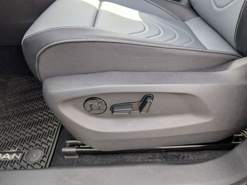 New 2026 Volkswagen Tiguan SE image 13