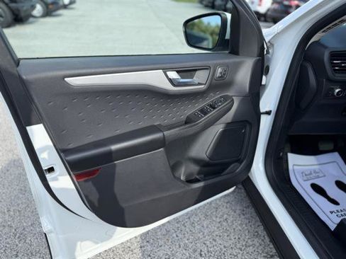 Used 2020 Ford Escape SEL image 11