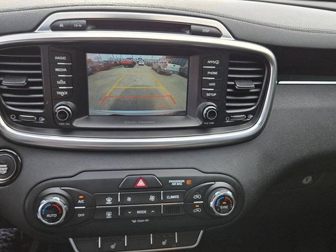 Used 2018 Kia Sorento EX w/ EX Advanced Touring Package FWD image 16