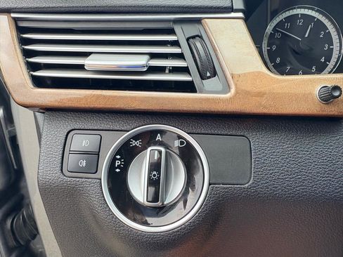 Used 2011 Mercedes-Benz E 350 Sedan image 42