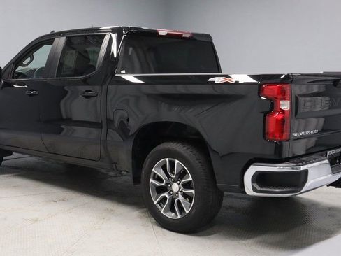 Used 2024 Chevrolet Silverado 1500 LT image 9