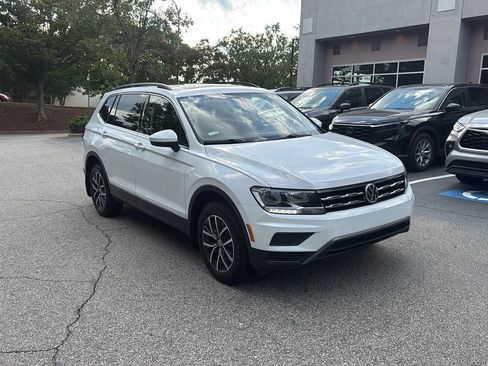 Used 2020 Volkswagen Tiguan S image 3