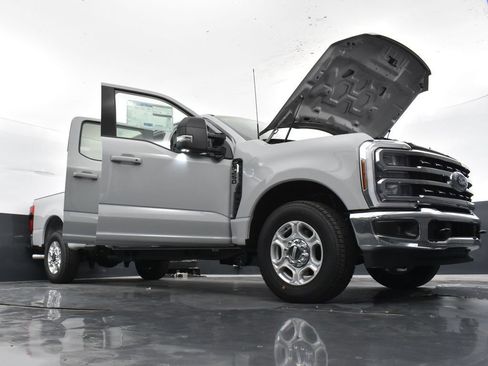 New 2026 Ford F250 XLT w/ XLT Premium Package RWD image 35