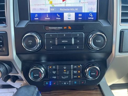 Used 2019 Ford F150 Lariat w/ Trailer Tow Package AWD/4WD image 27