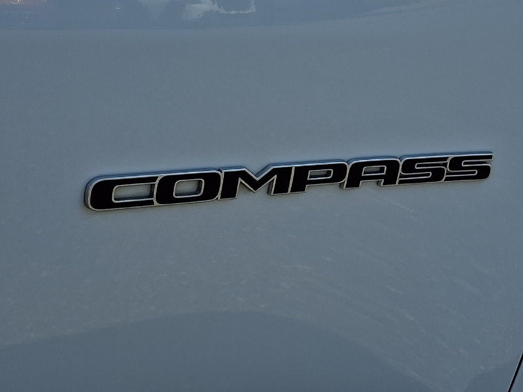 Used 2023 Jeep Compass Latitude AWD/4WD image 31