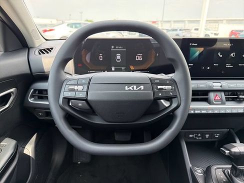 New 2026 Kia K4 FWD image 10