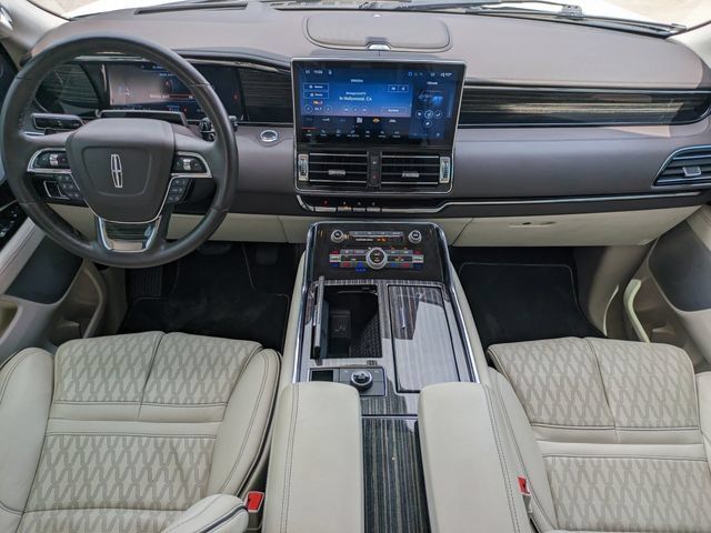 Used 2024 Lincoln Navigator Black Label AWD/4WD image 17