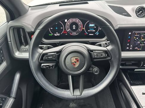 Used 2024 Porsche Cayenne AWD/4WD image 20