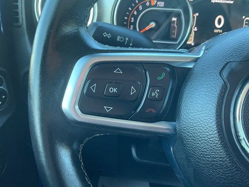 Used 2019 Jeep Wrangler Unlimited Sahara w/ Uconnect 4C Nav & Sound Group AWD/4WD image 16