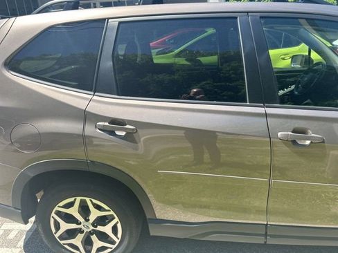 Used 2023 Subaru Forester Premium AWD/4WD image 5