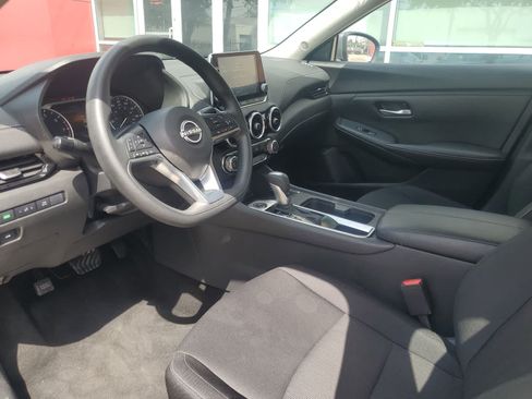 Used 2025 Nissan Sentra SV FWD image 2