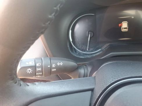 Used 2022 Toyota RAV4 Limited FWD image 21
