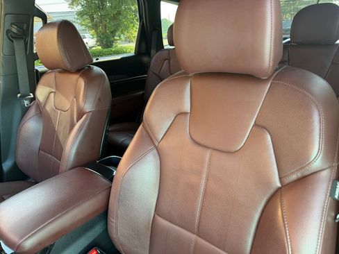 Used 2023 Kia Telluride EX w/ EX Captain's Chair Package FWD image 13
