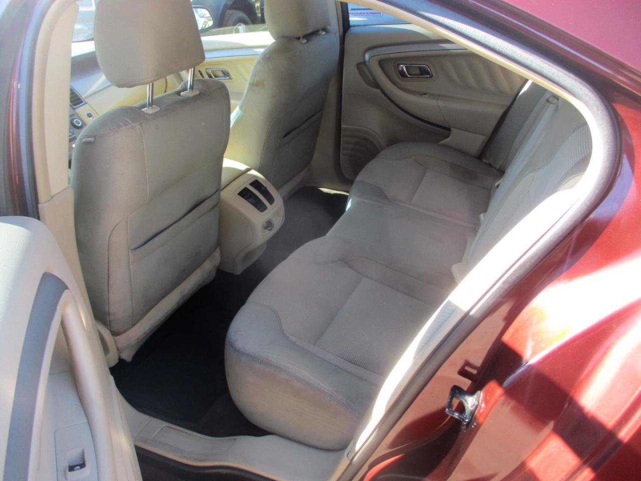 Used 2016 Ford Taurus SEL AWD/4WD image 9