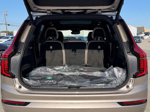 New 2026 Volvo XC90 B6 Ultra w/ Protection Package Premier AWD/4WD image 14