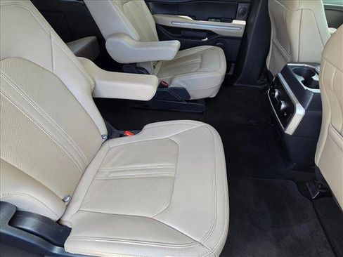 Used 2024 Ford Expedition Limited RWD image 20
