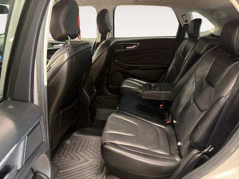 Used 2019 Ford Edge Titanium FWD image 25