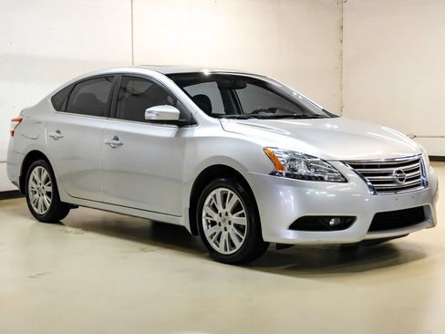 Used 2015 Nissan Sentra SL w/ SL Premium Package FWD image 6
