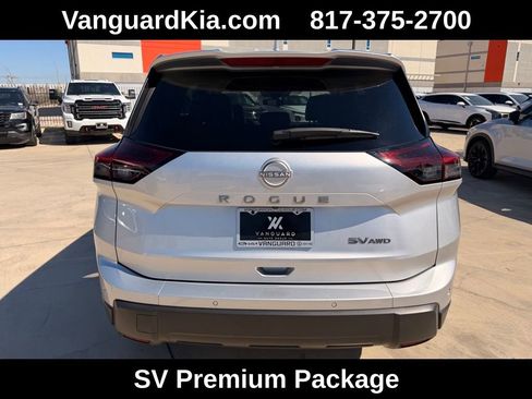 Used 2024 Nissan Rogue SV w/ SV Premium Package AWD/4WD image 3