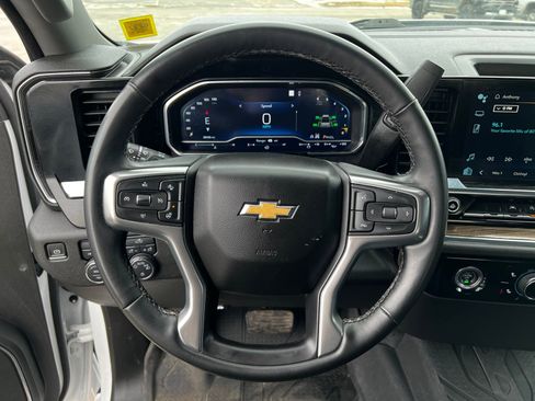 Used 2023 Chevrolet Silverado 1500 LT image 13