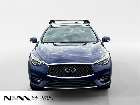 Used 2017 INFINITI QX30 Premium image 8