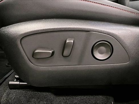 Used 2025 Chevrolet Traverse Z71 w/ Enhanced Driving Package image 32