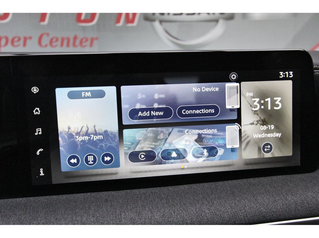 Used 2025 Nissan Kicks SV FWD image 23