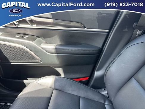 Used 2025 Kia Telluride S FWD image 29