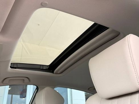 Used 2021 Honda Accord Touring image 6