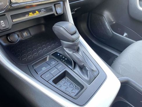 Used 2024 Toyota RAV4 XLE FWD image 30