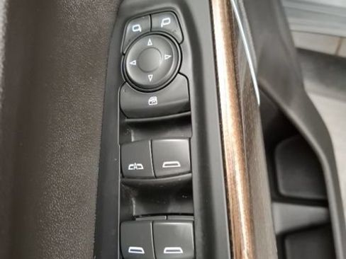 Used 2021 Chevrolet Silverado 1500 LT Trail Boss w/ LPO, Dark Essentials Package AWD/4WD image 21