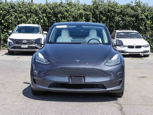 Used 2021 Tesla Model Y Long Range image 6