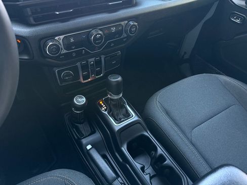 Used 2024 Jeep Wrangler Unlimited Sport AWD/4WD image 22
