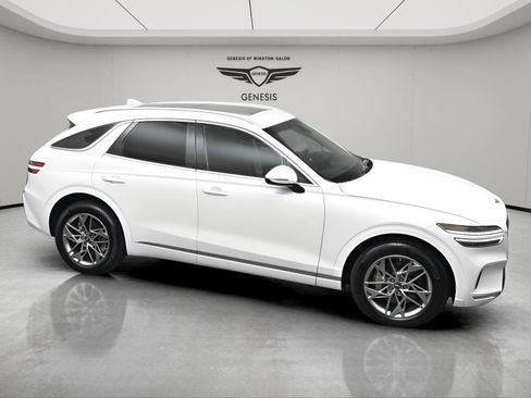 Used 2025 Genesis GV70 2.5T w/ Select Package AWD/4WD image 21