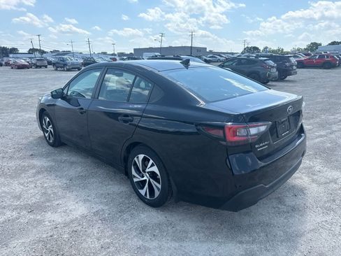 Used 2025 Subaru Legacy Premium AWD/4WD image 2