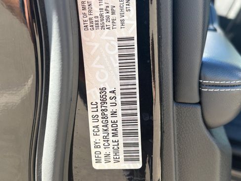 Used 2023 Jeep Grand Cherokee L Laredo AWD/4WD image 31
