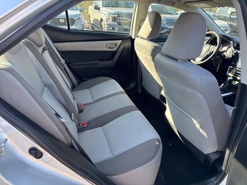Used 2018 Toyota Corolla LE image 11