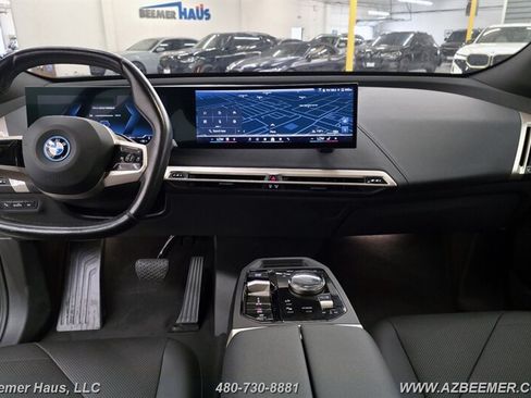 Used 2024 BMW iX xDrive50 w/ Sport Package AWD/4WD image 28