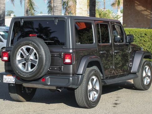Used 2020 Jeep Wrangler Unlimited Sahara image 9
