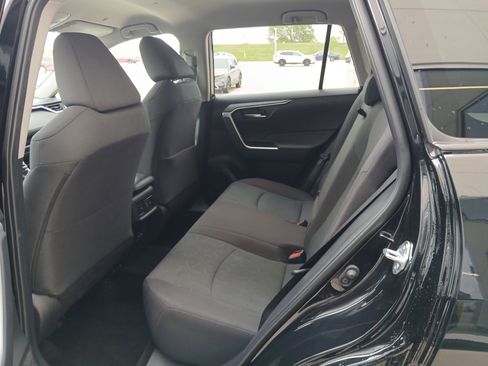 Used 2025 Toyota RAV4 XLE AWD/4WD image 9