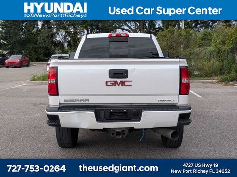 Used 2018 GMC Sierra 2500 Denali w/ Duramax Plus Package AWD/4WD image 4