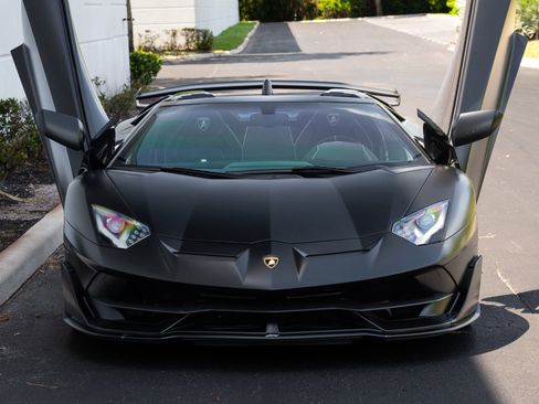 Used 2020 Lamborghini Aventador SVJ AWD/4WD image 30