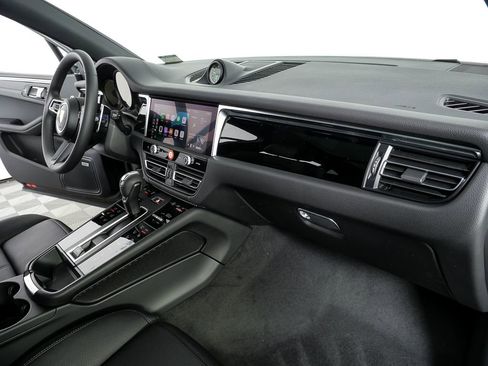New 2026 Porsche Macan AWD/4WD image 25