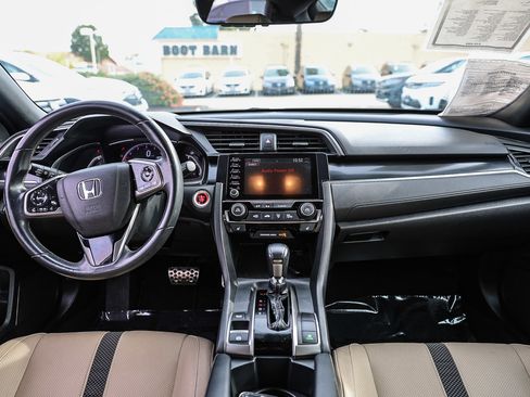 Used 2020 Honda Civic Sport Touring image 2