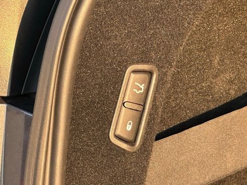 Used 2017 Maserati Levante w/ Sport Package image 10